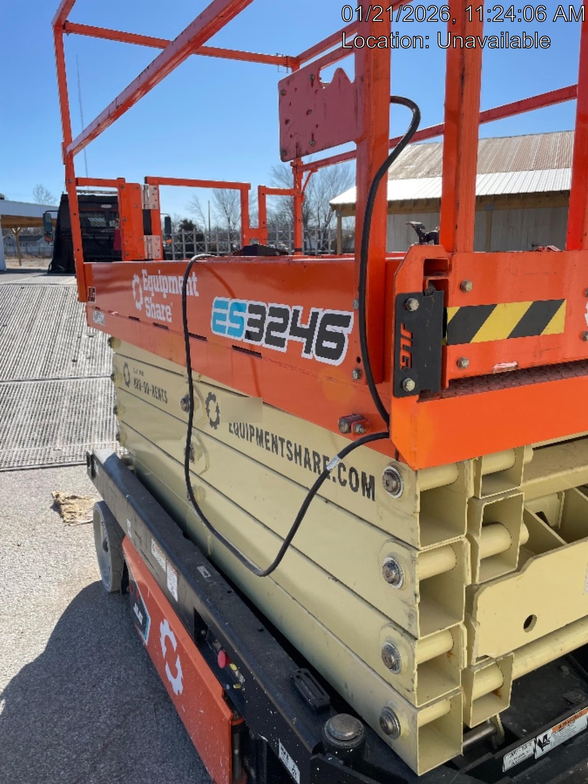2022 JLG ES3246