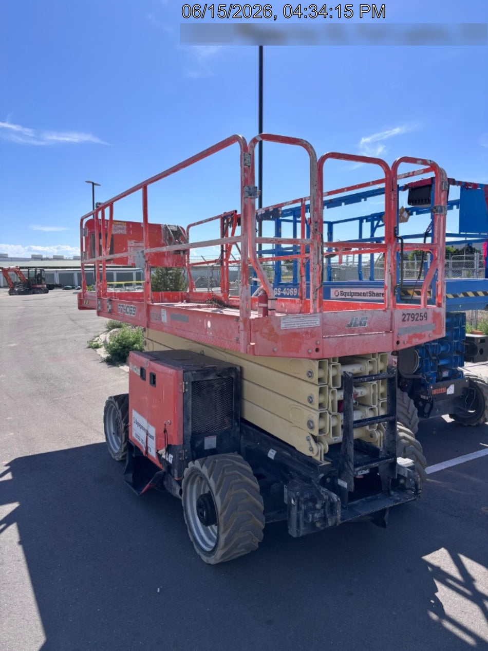 2022 JLG RT4069