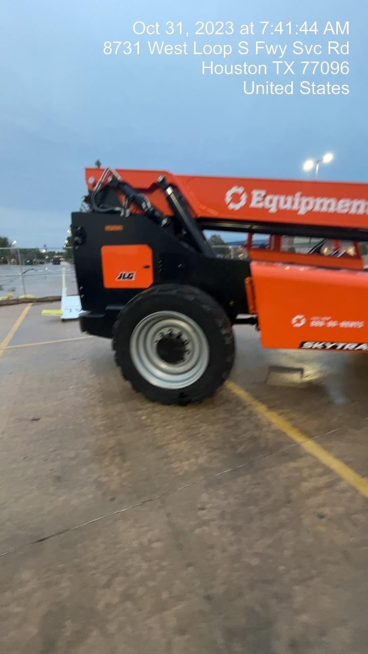 2023 SKYTRAK 8042
