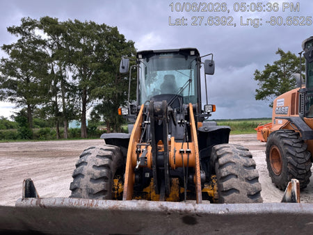 2018 Case 721G CLOSED CAB, 1 FUNCTION, JRB 416 STYLE HYD COUPLER