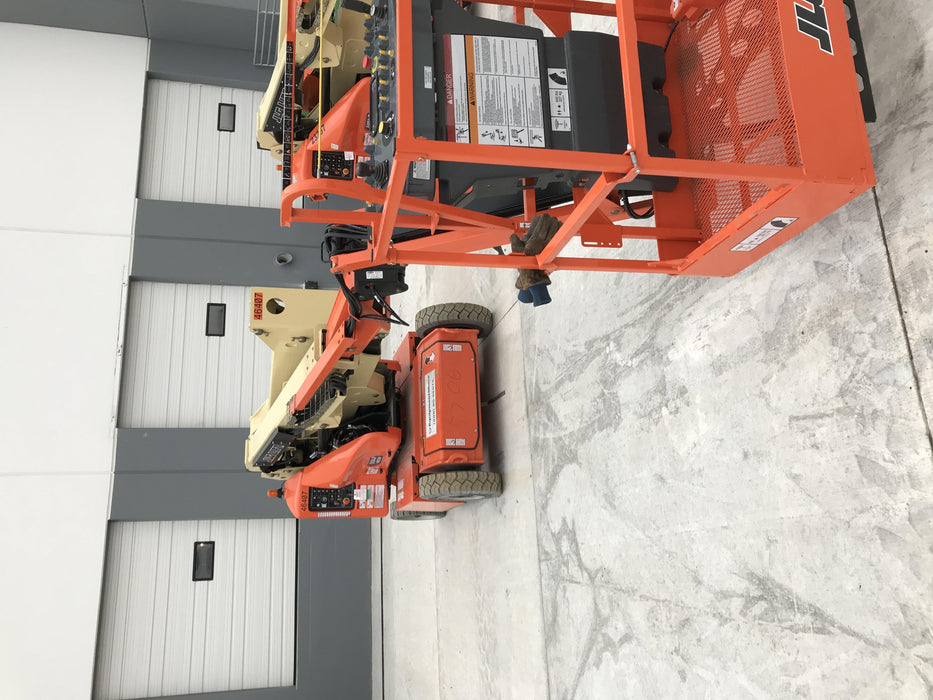 2019 JLG E400AJPN
