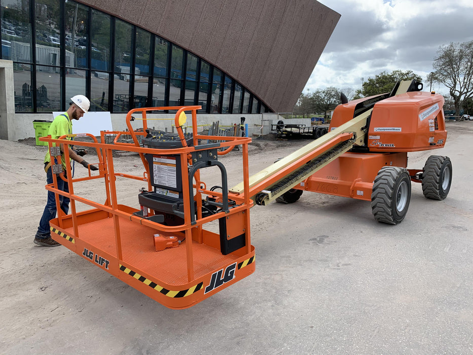 2021 JLG 400S