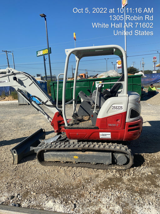 2022 TAKEUCHI TB235-2R
