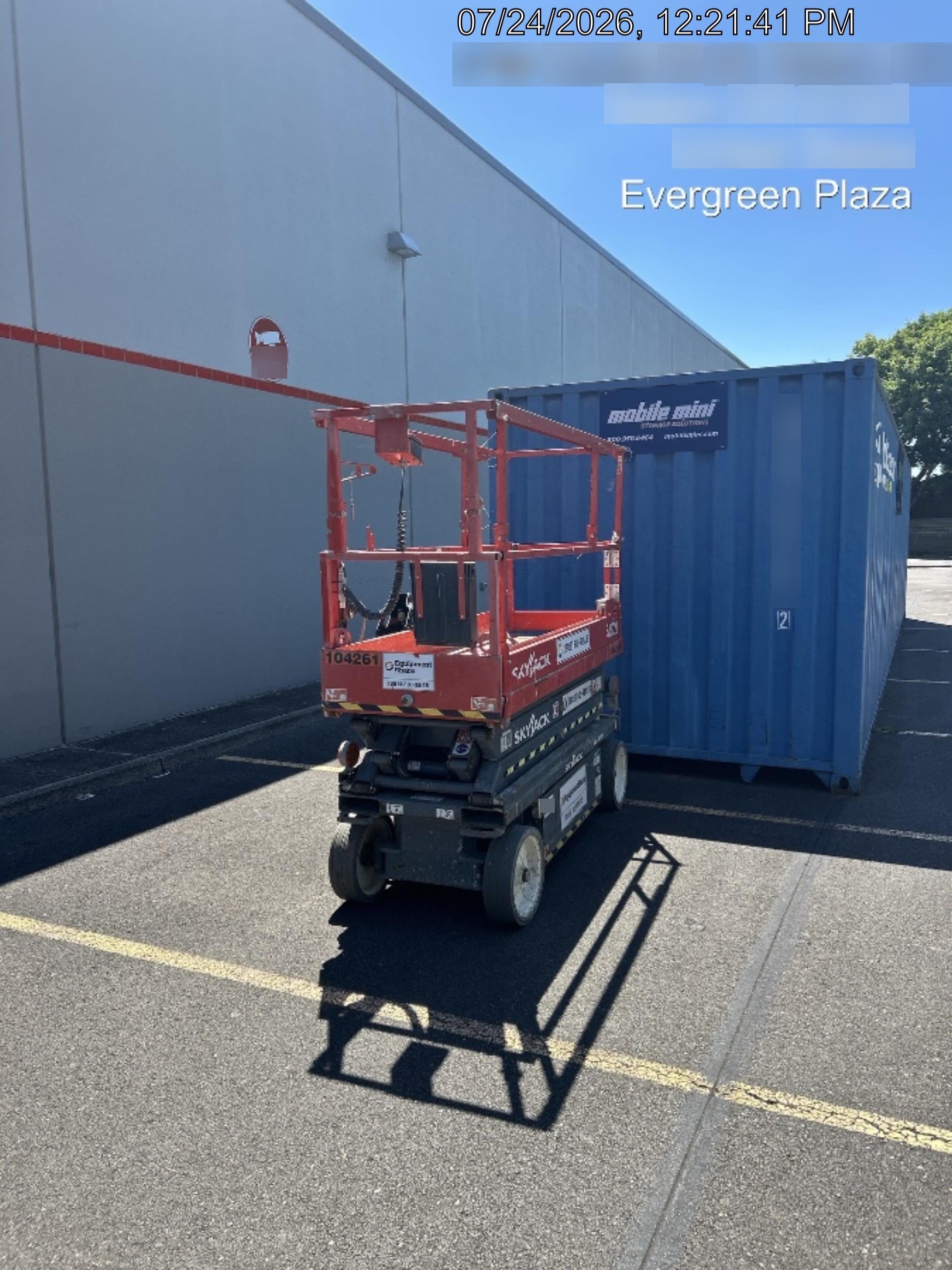 2020 Skyjack SJIII-3220 Solid NM Tires, Half height spring hinged entry gate, Dual Beacons, 6' Powered Extension Deck