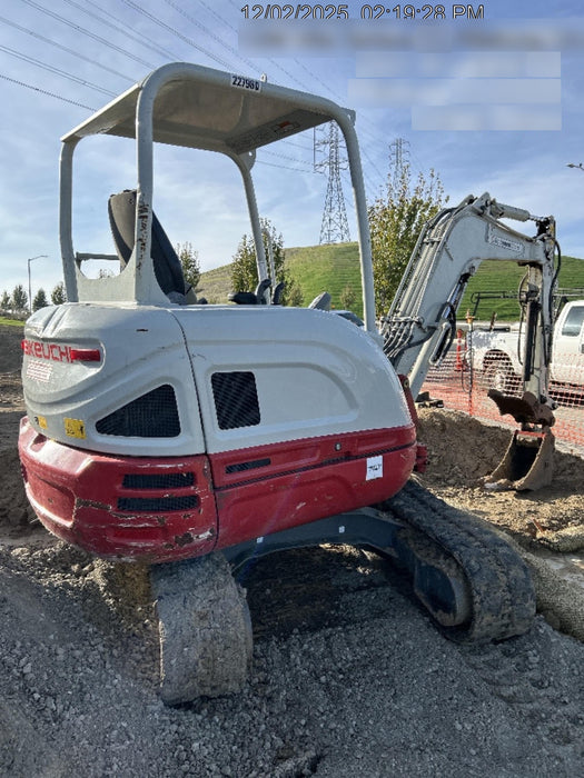 2022 TAKEUCHI TB235-2R