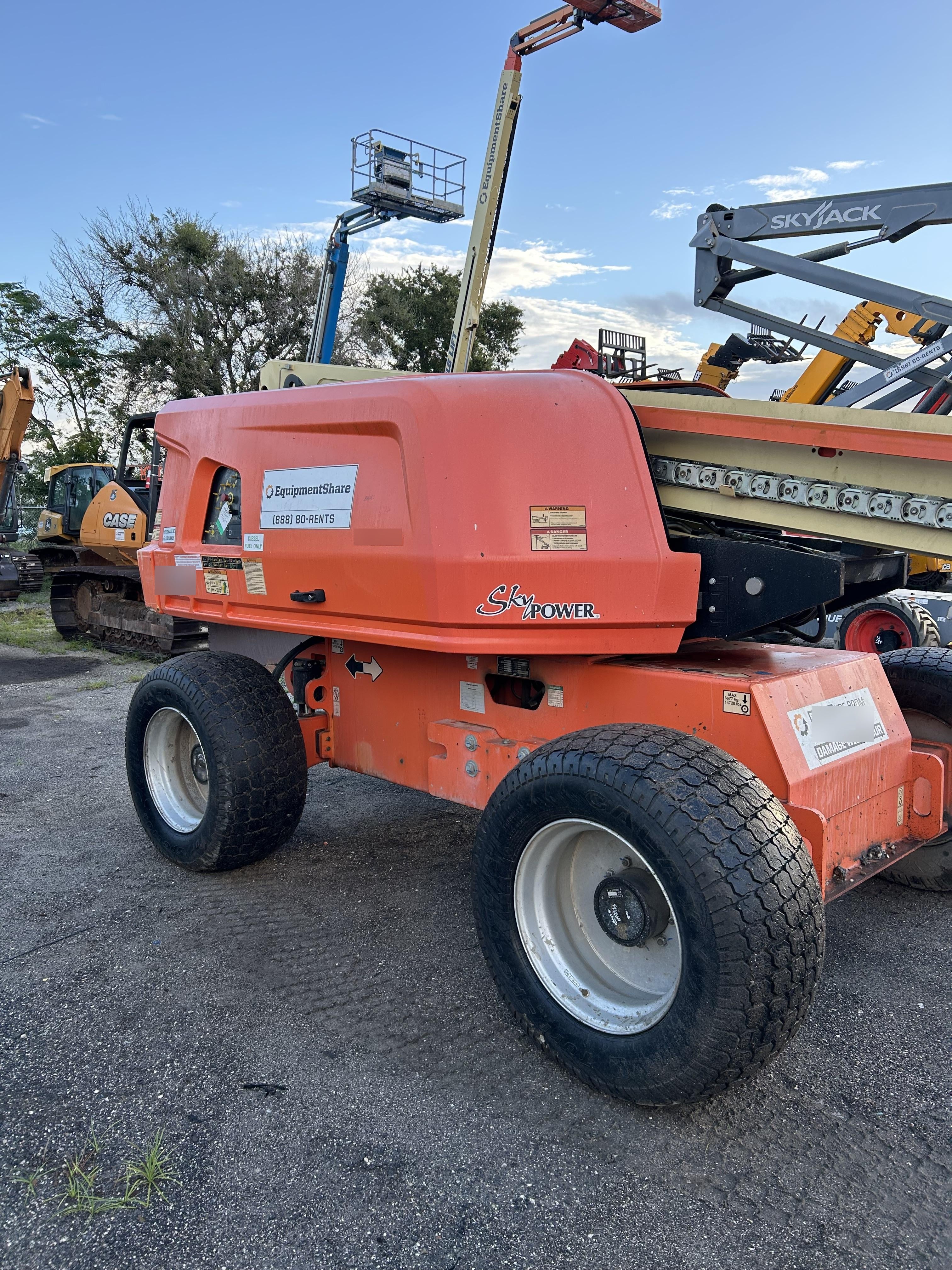 2019 JLG 660SJ