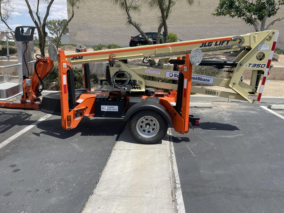 2022 JLG T350