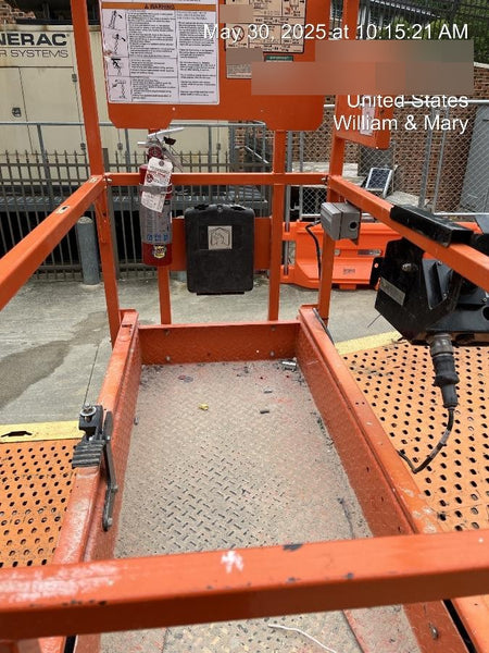 2022 JLG ES1330L