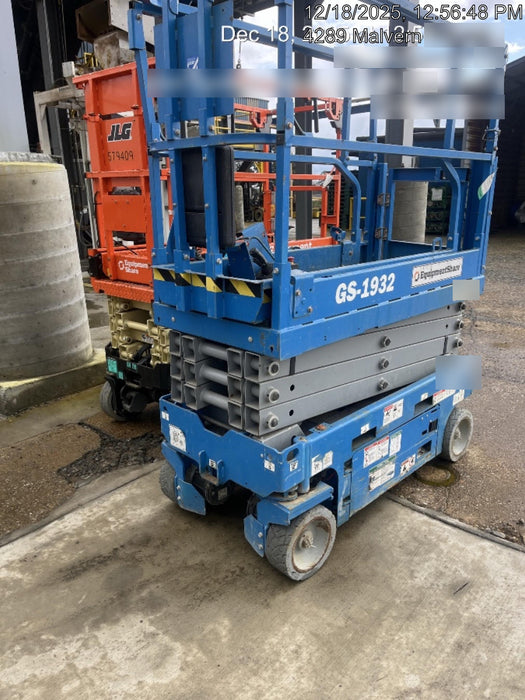 2021 GENIE GS-1932