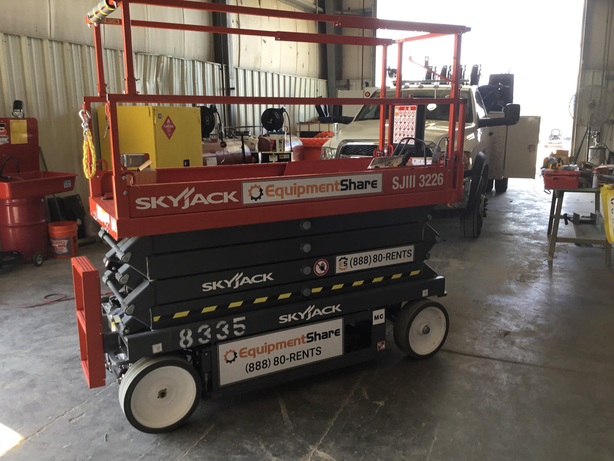 2018 Skyjack SJIII-3226 Skyjack SJIII3226 Scissor Lift w/Trojan Batteries