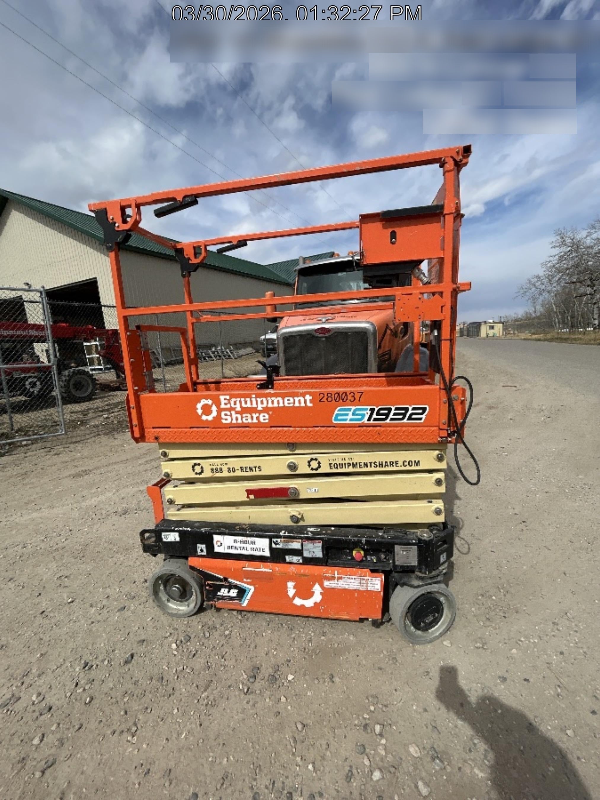 2022 JLG ES1932