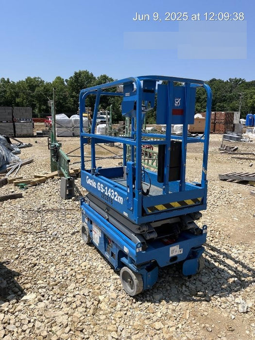 2022 GENIE GS-1432