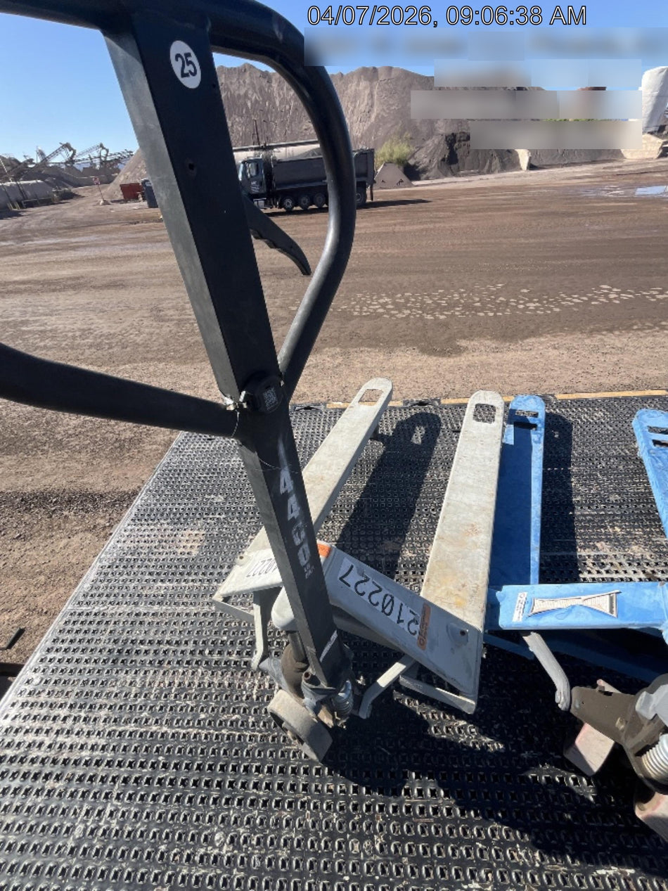 2022 STRONGWAY 4400 lb Pallet Jack