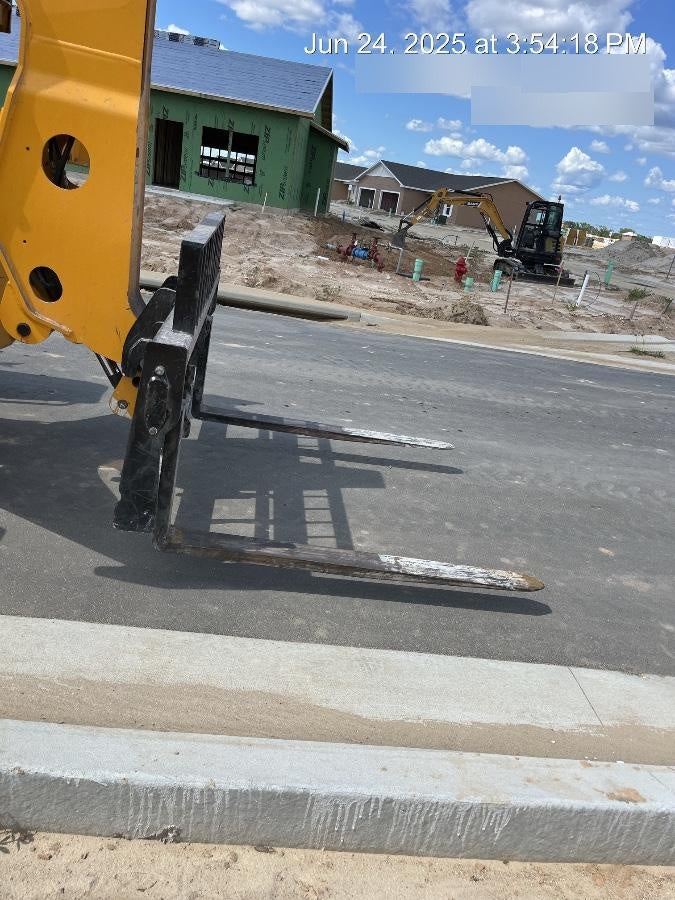 2023 JCB 510-56
