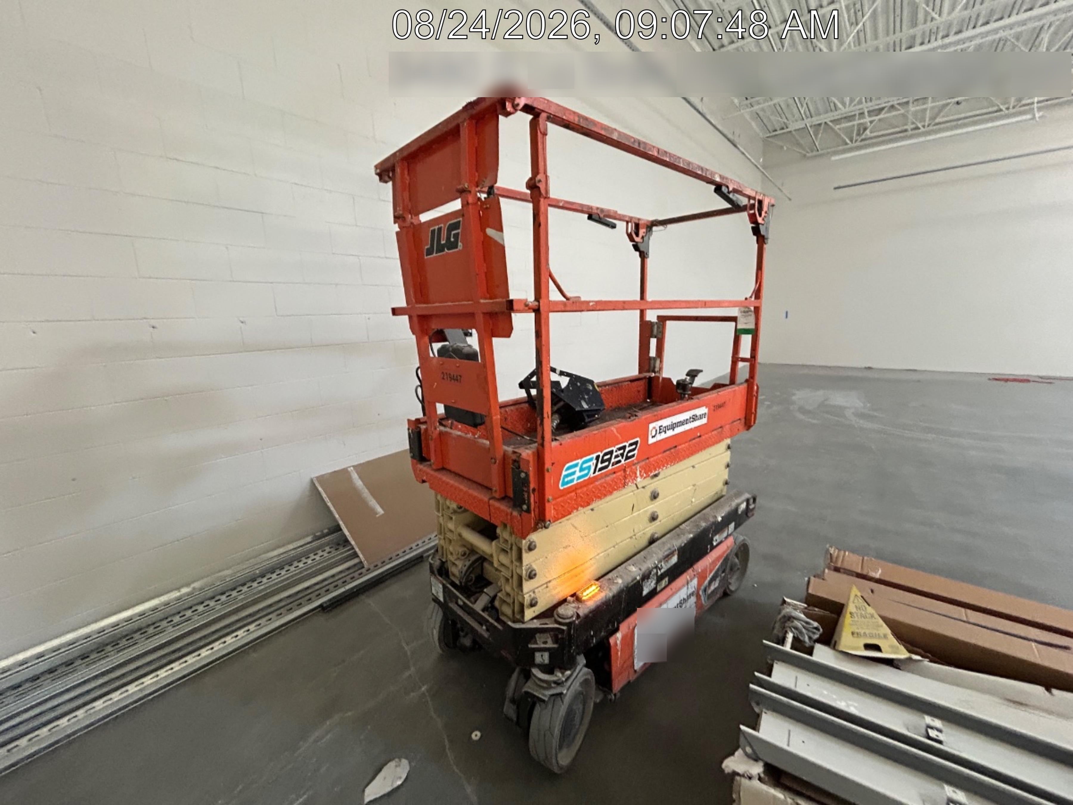 2022 JLG ES1932
