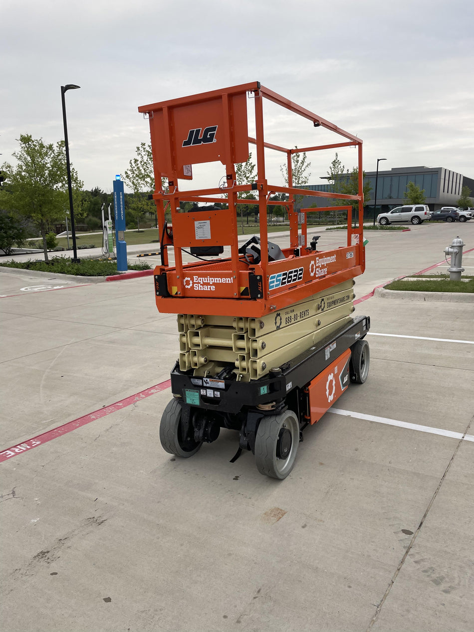 2023 JLG ES2632