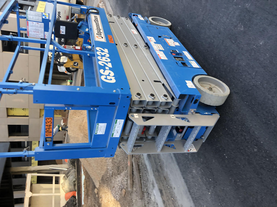 2020 Genie GS-2632 Solid NM Tires, Folding Rails with Half-Height Swing Gate, Beacon