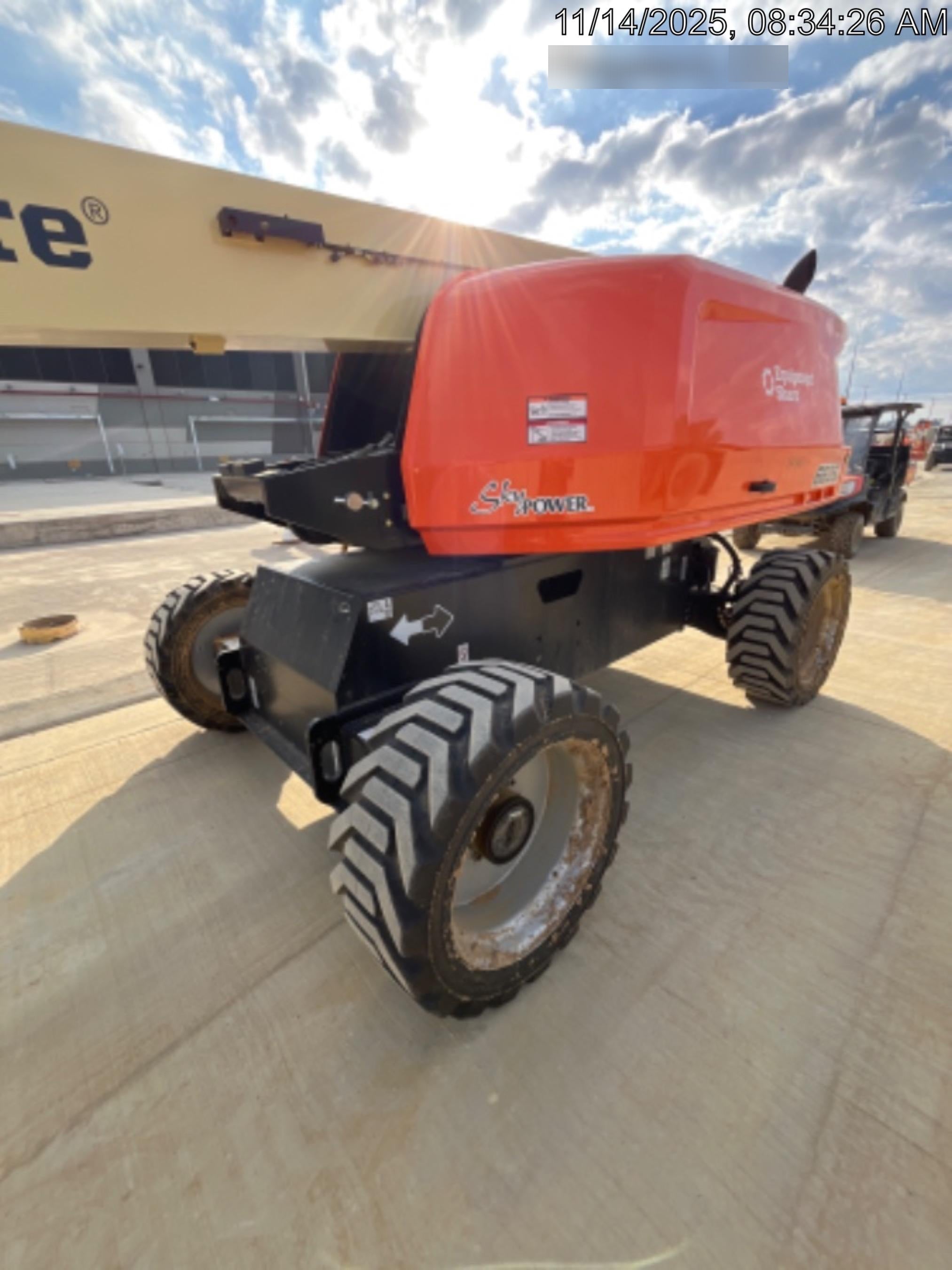 2025 JLG 660SJ