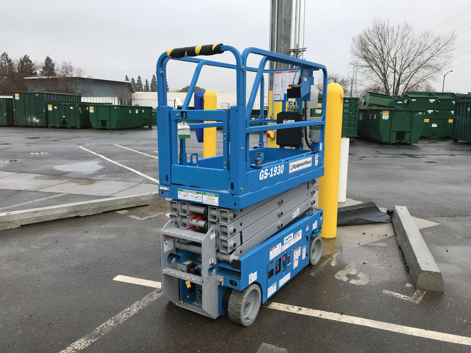 2019 Genie GS-1930 Half Height Swing Gate, 800W Inverter