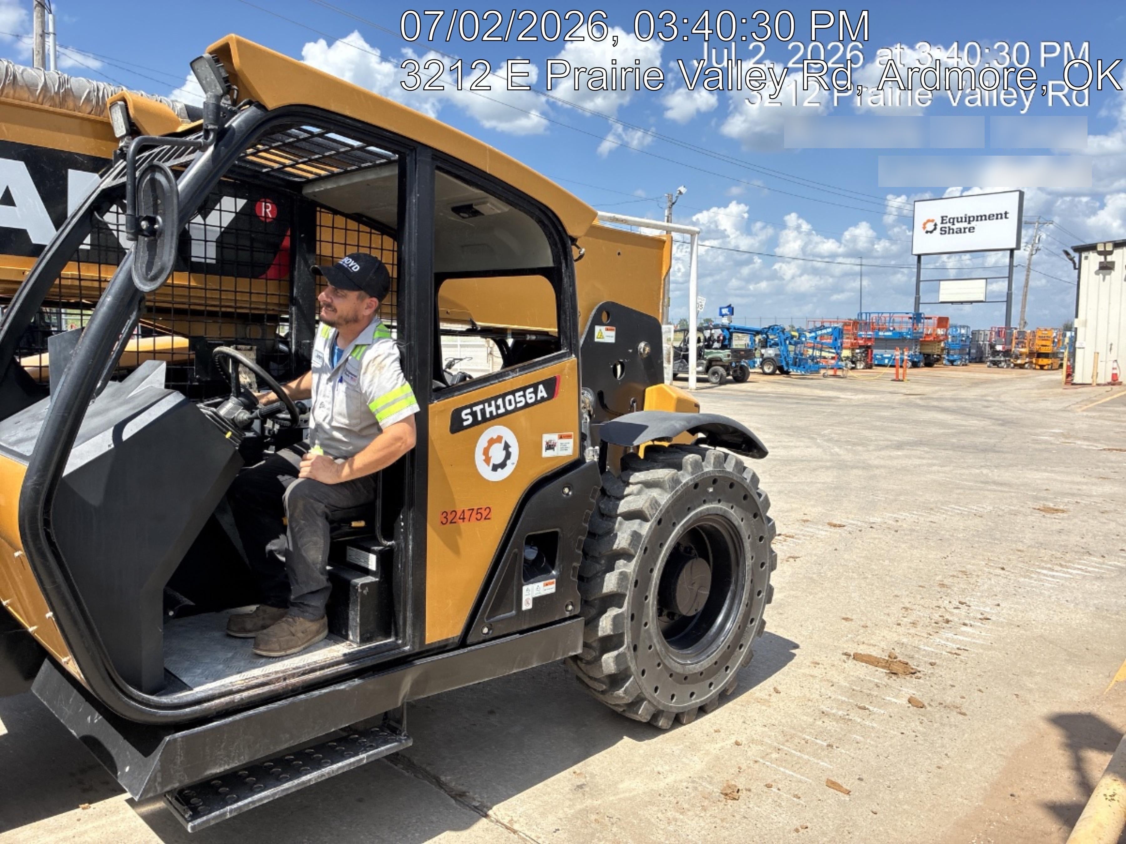 2023 SANY STH1056