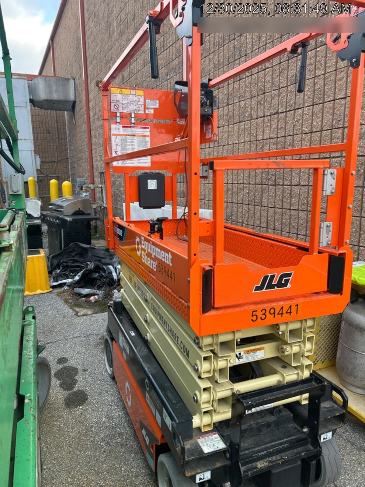 2025 JLG ES1932