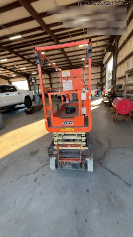2021 JLG ES1932