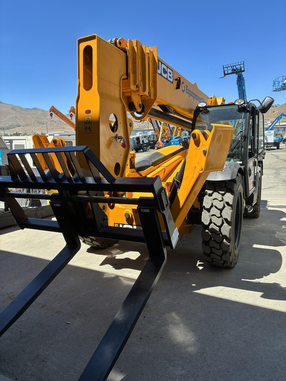 2026 JCB 512-56