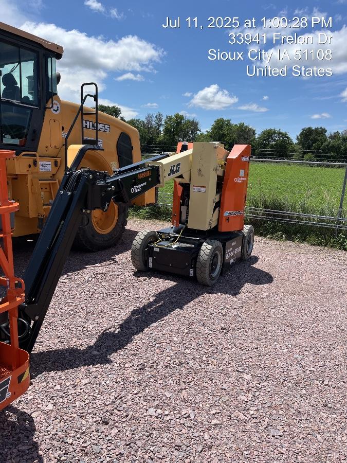 2025 JLG E300AJP