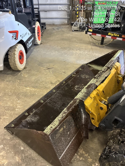 2025 JOHN DEERE 72" Skid Loader Bucket - John Deere C72