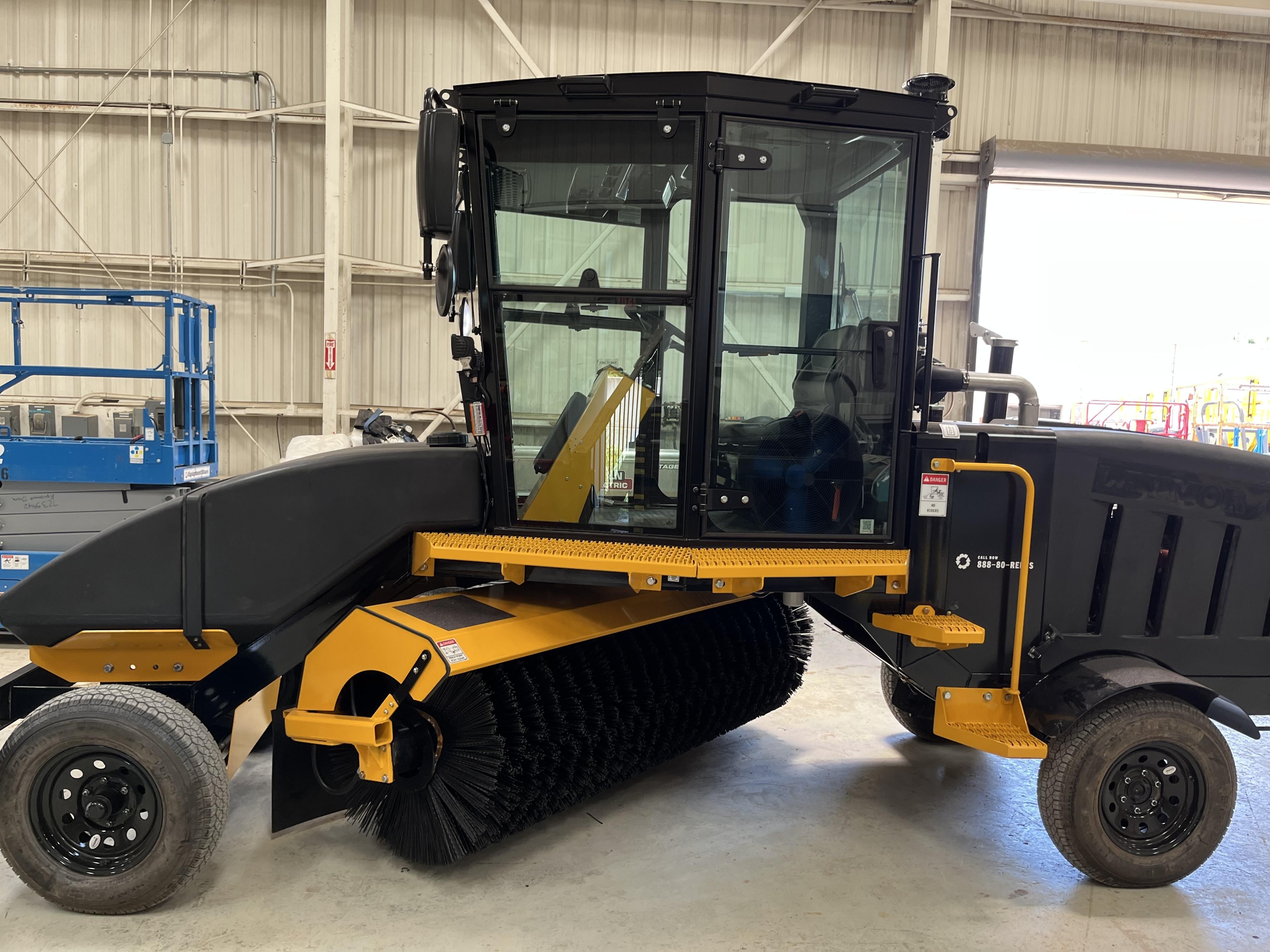 2023 LAYMOR SM450