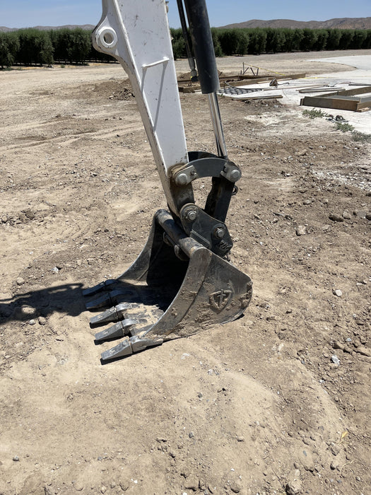 2022 Bobcat E50 Canopy, Rubber Tracks, Manual QC, Hydraulic Thumb
