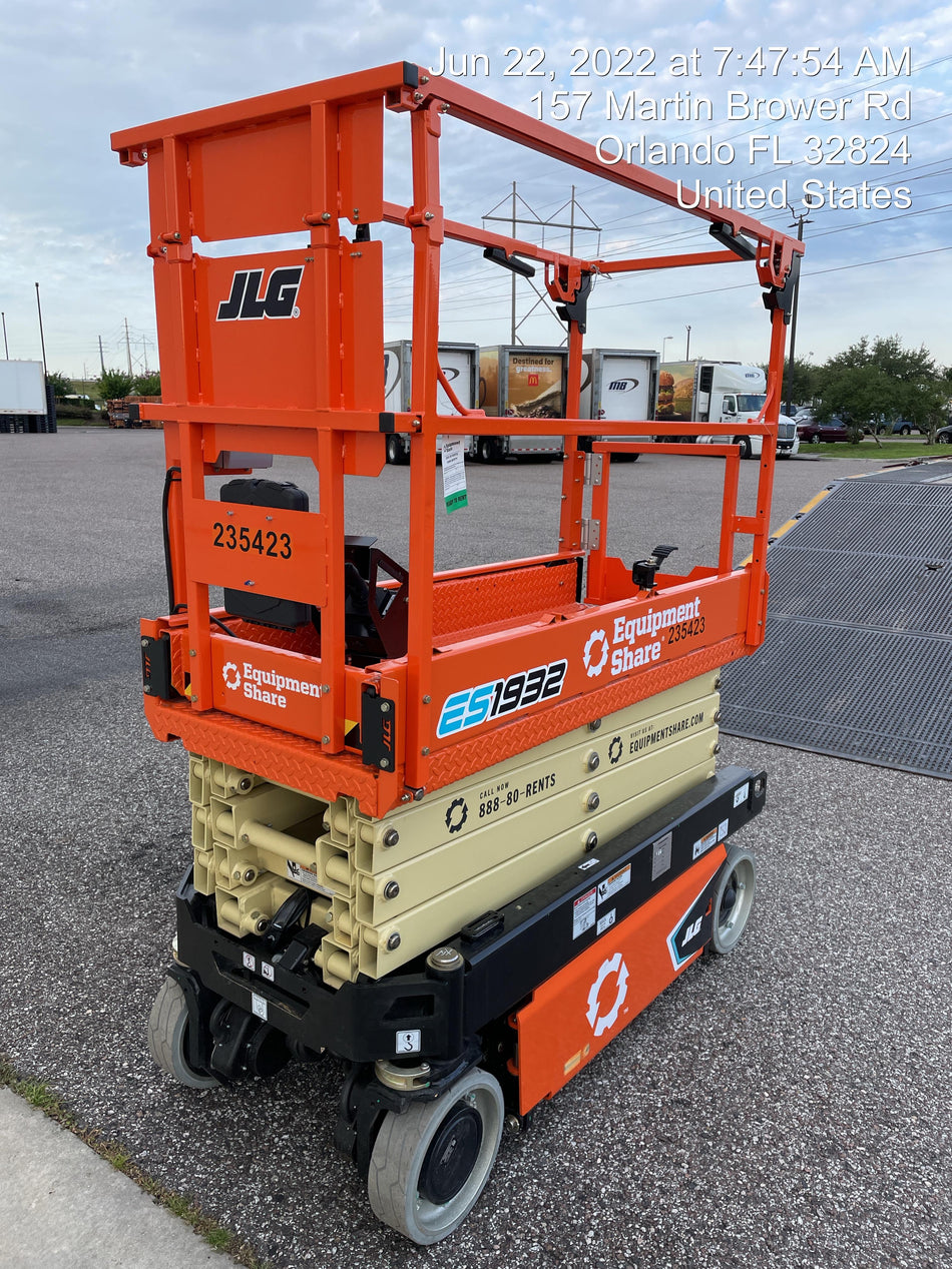 2022 JLG ES1932