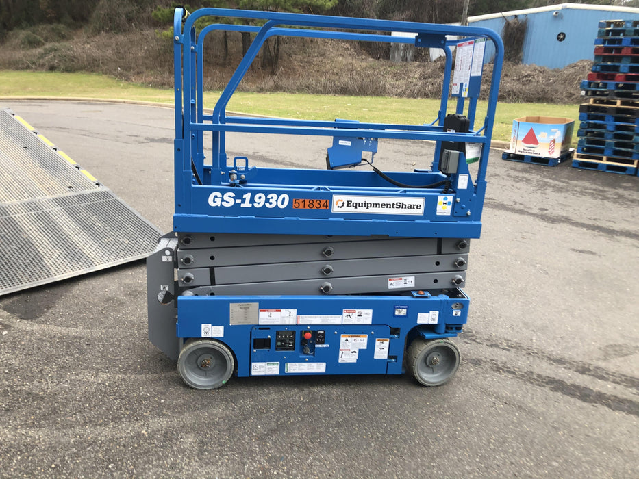 2019 Genie GS-1930 Fixed Rails with Chain Entry