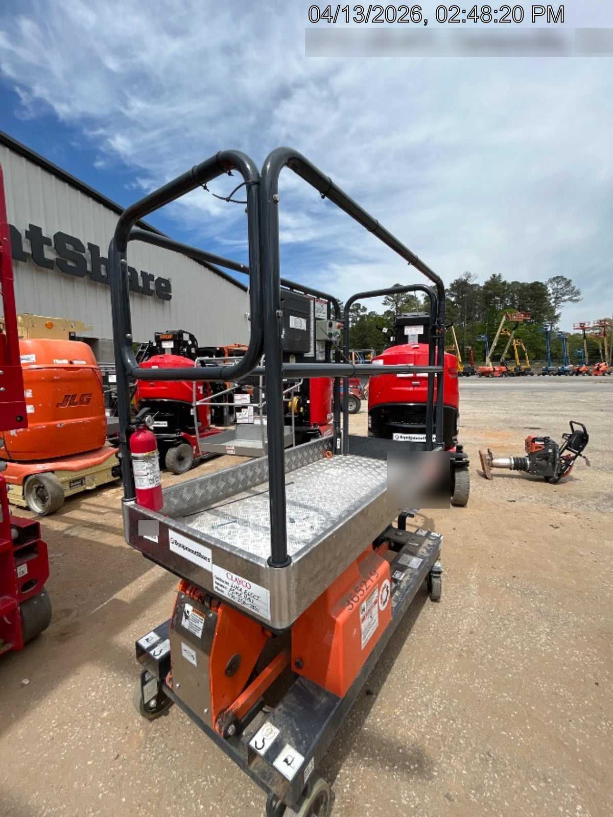 2023 JLG 1030P