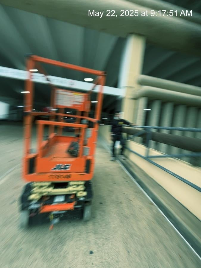 2021 JLG ES1330L
