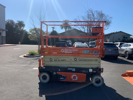 2022 JLG ES2632
