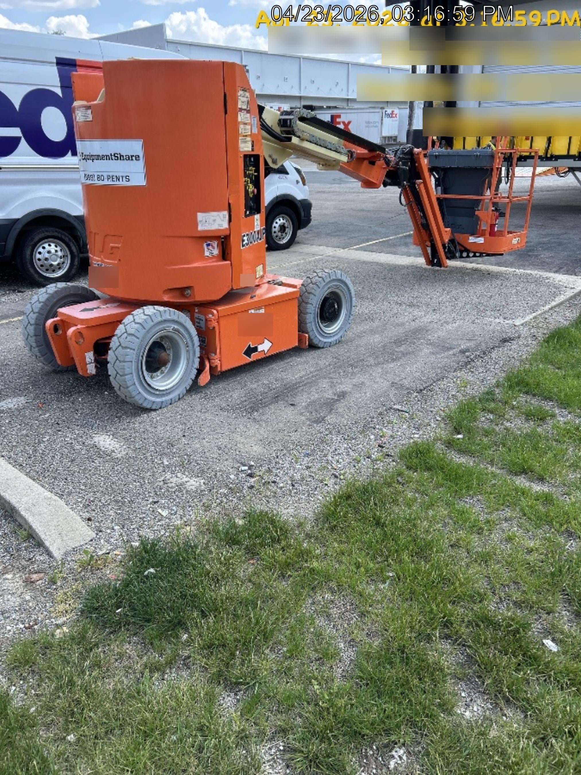2019 JLG E300AJP