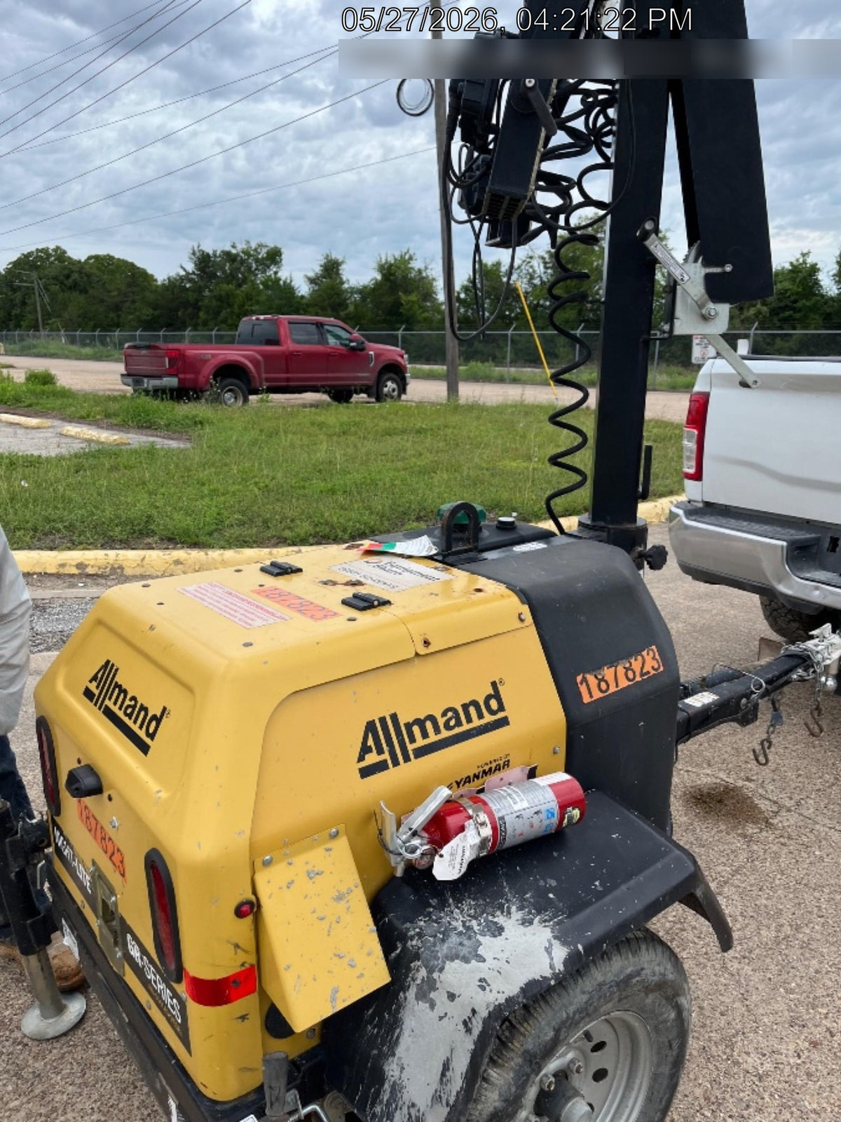Allmand NLV3GR (4) LED Light Fixture 350W, 23' Vertical Mast, 3kW Prime, Towable, Deep Sea L401, Leveling Jacks, Yanmar T4F 5.8hp