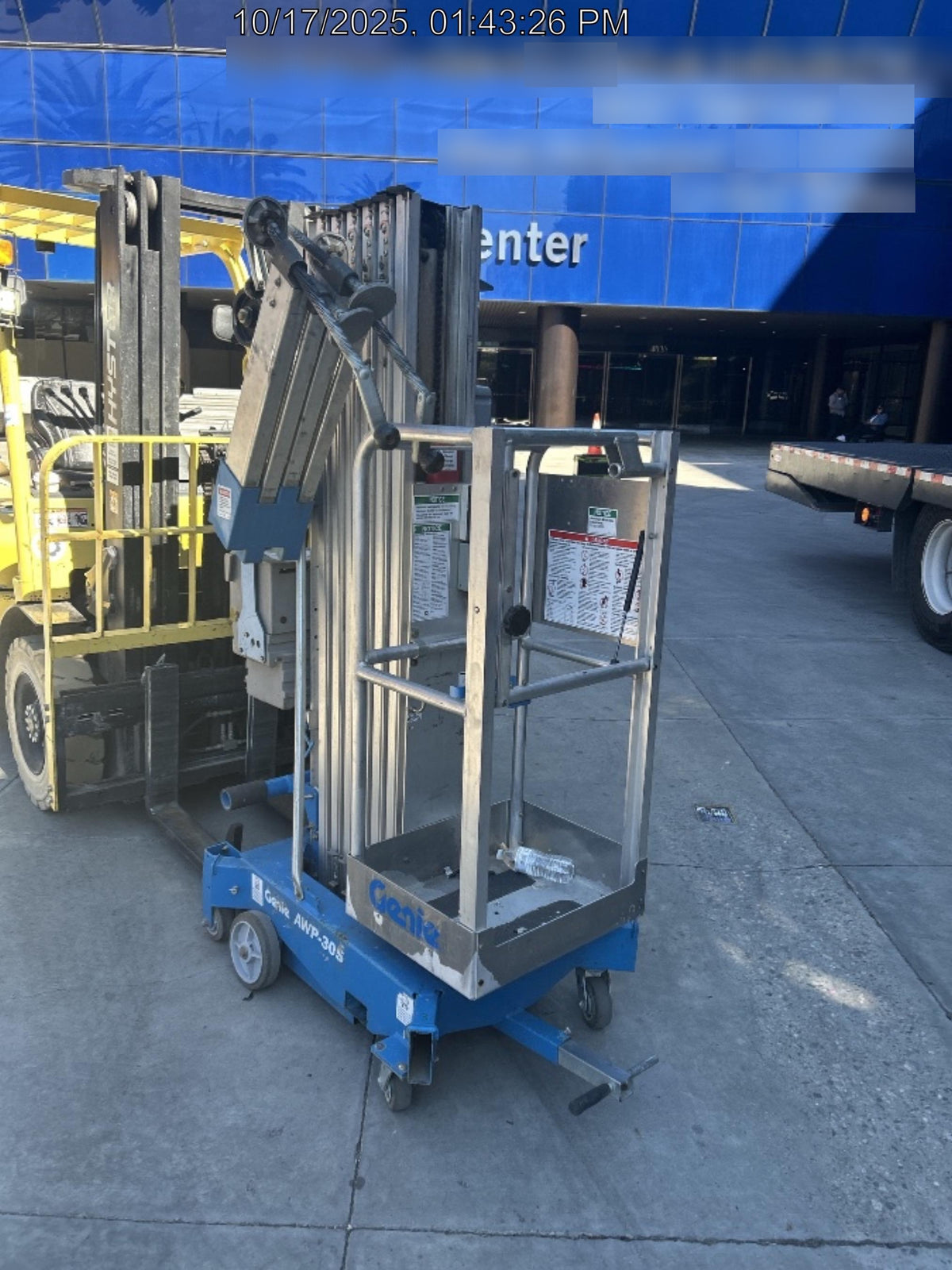 2019 GENIE AWP-30S