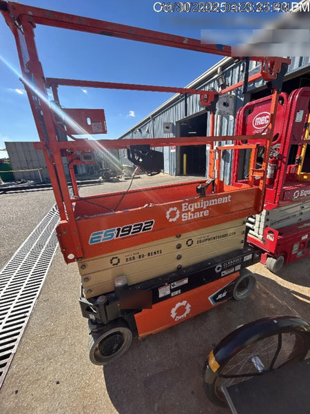 2024 JLG ES1932
