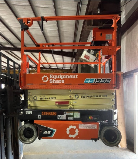 2024 JLG ES1932