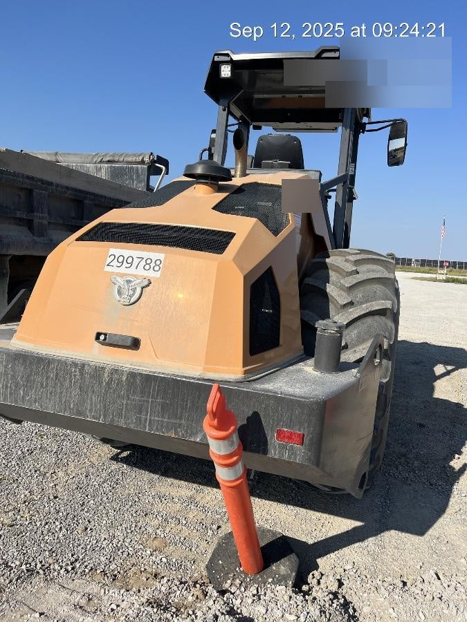 2023 CASE SV211E