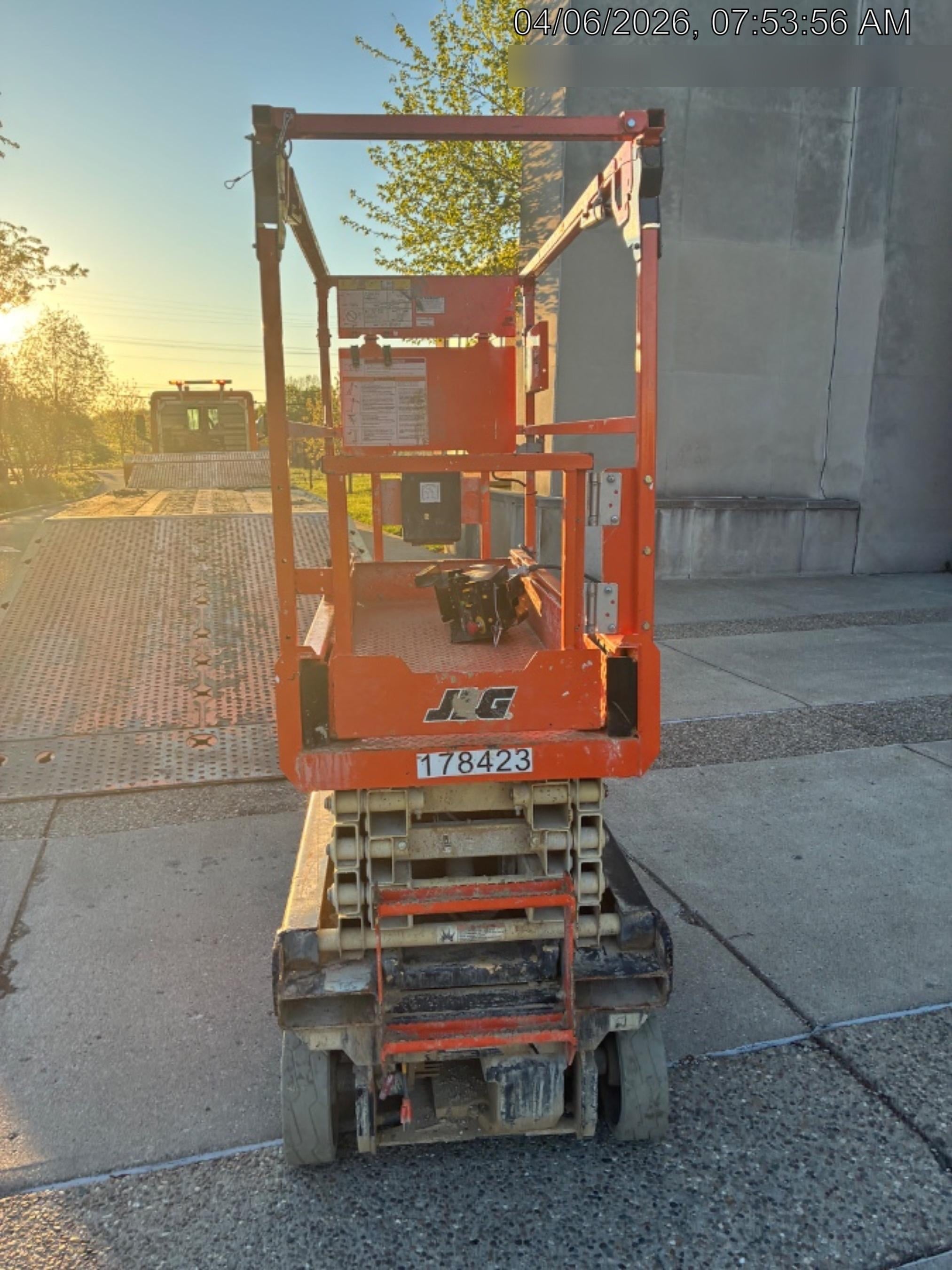 2021 JLG ES1932