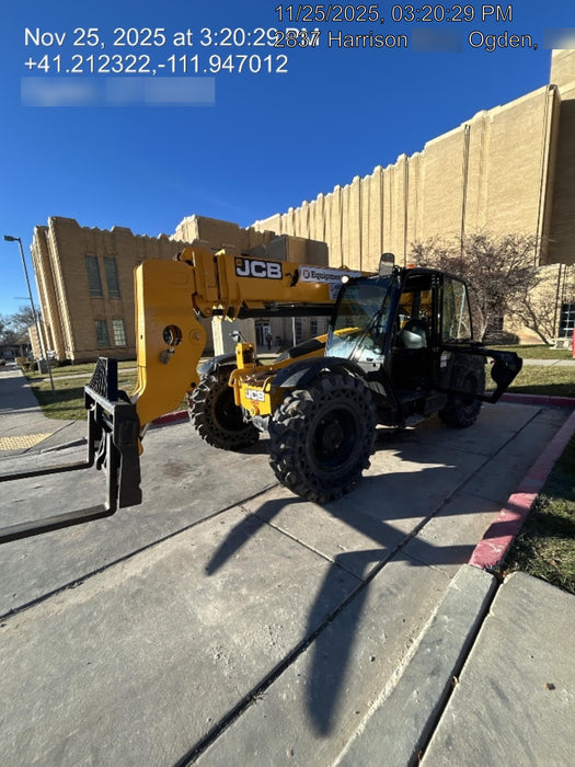 2019 JCB 509-42 Cab/Heat/Air, 74 HP, Solid Tires, STD Worklight, Beacon, Aux Hydraulics, Lifting Eye, Back up Alarm w/66" Carriage/60" Forks