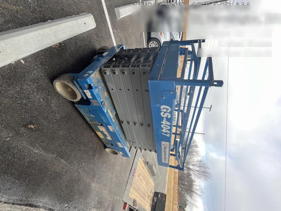 2019 Genie GS-4047 Folding rails with half height swing gate