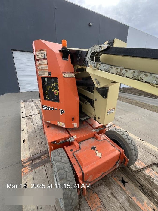 2019 JLG E300AJP