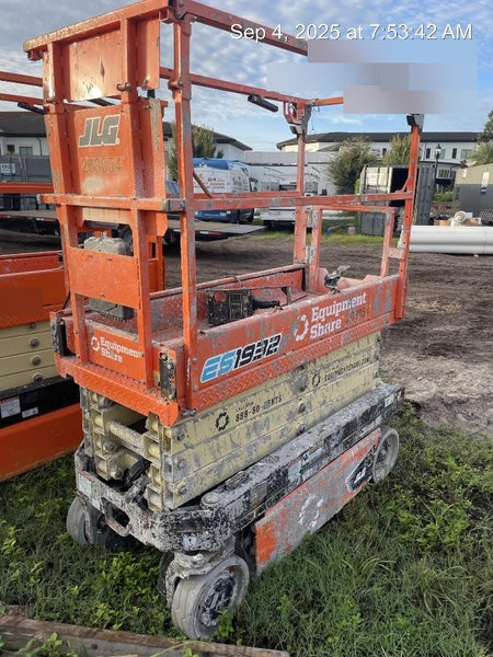 2022 JLG ES1932