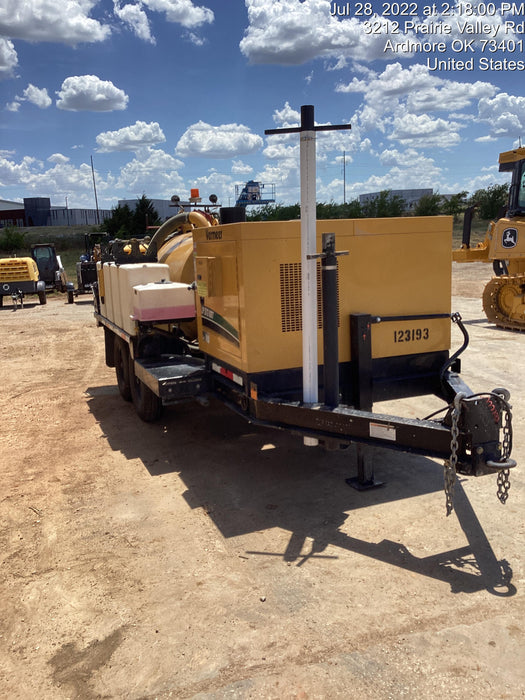 2021 Vac-Tron LP573XDT 500 Gallon Debris Tank w/ Hydraulic Tilt, two (2) 100 Gallon Water Tanks, Low Profile Torsion Axles (12,000 GVWR)