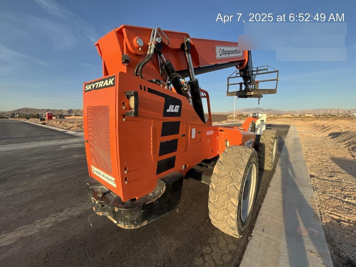 2021 SKYTRAK 8042