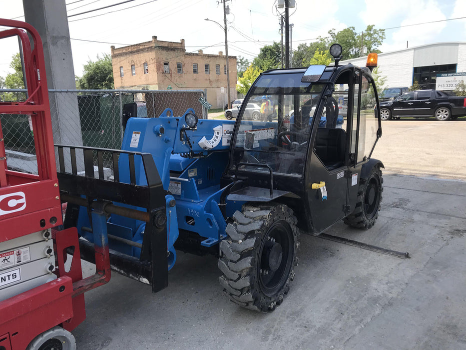 2020 Genie GTH-5519 Cab/Heat/Air, Solid Tires, Work Lights, Beacon, Aux Hydraulics, Back up Alarm w/48" Carriage, 48" Forks
